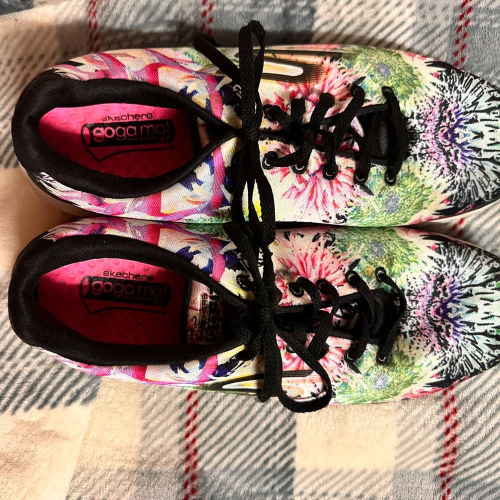 Skechers Gogamat Quick Fit shoes
Size 10